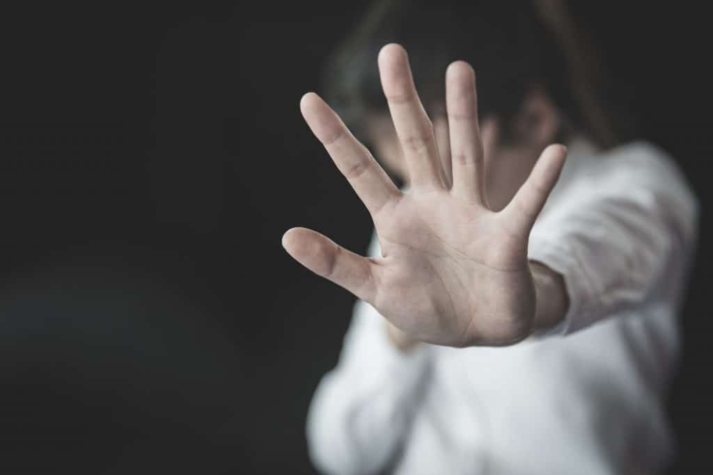 จ้างสืบเมี่ยน้อย